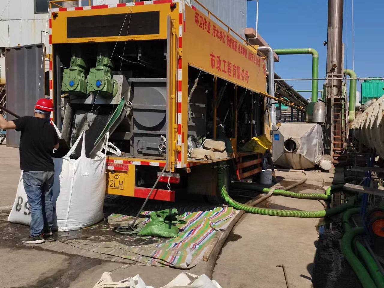 桃城淤泥压干处理